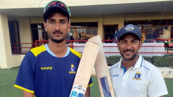 রঞ্জিতে অনুষ্টুপের শতরান, হাতছাড়া শাহবাজের, মন্থর ব্যাটিংয়ের সমস্যা কাটিয়ে রেলওয়েজ ম্যাচে ঘুরে দাঁড়াল বাংলা