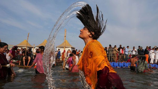 নরেন্দ্র মোদীর মায়ের বায়োপিক! প্রয়াত হীরাবেনের চরিত্রে দেখা যাবে খ্যাতনামা বলিউড অভিনেত্রীকে