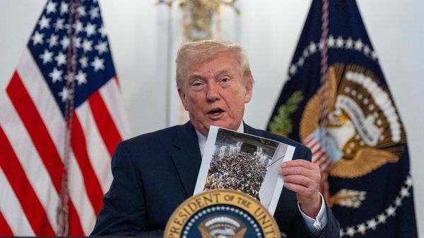 তৃতীয় বিশ্বের দেশ গুলোর জন্য অভিবাসনের দরজা বন্ধ! ঘোষণা ট্রাম্পের, হঠাৎ কেন এমন সিদ্ধান্ত?