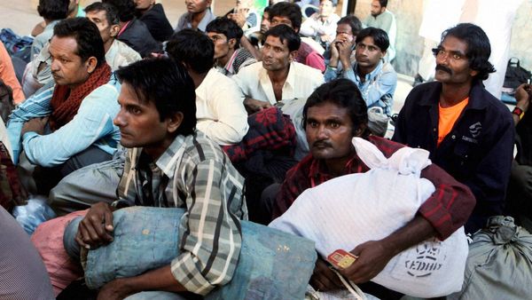 রাতারাতি ফাঁকা বাংলার বহু বস্তি! SIR-এর ভয়? এরা বাংলাদেশী? কারা থাকতে সাহায্য করেছিল? হইচই কাণ্ড রাজ্যে