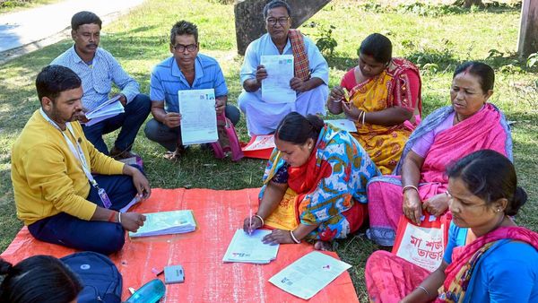 ১০ লক্ষের বেশি ফর্ম সংগ্রহ করার মতো কাউকে পাওয়া যায়নি, জানাল রাজ্য নির্বাচন কমিশন