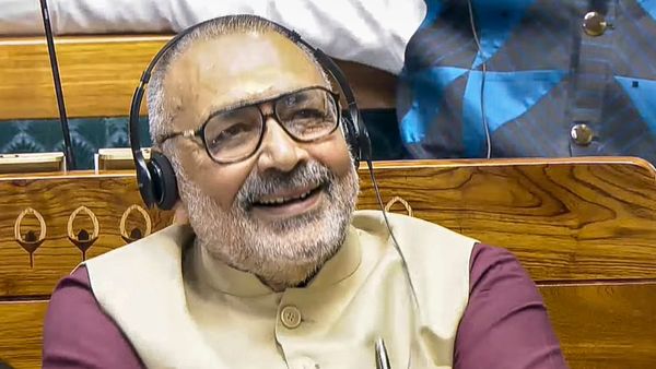 মমতা বাংলাকে বাংলাদেশে পরিণত করতে চাইছেন, সরকার উৎখাত করতে হবে, তোপ গিরিরাজের