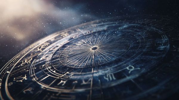 শনিদেব বদলাতে চলেছেন নিজের চাল! কোন কোন রাশির ওপর পড়বে প্রভাব?