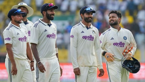 কলকাতা আলাদা ছিল, কিন্তু এ তো রাস্তা! বোর্ড সচিবের মাঠের উইকেটের সমালোচনায় কুলদীপ