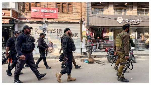 ফরিদাবাদে ফের বিপুল বিস্ফোরক উদ্ধার, জঙ্গি নেটওয়ার্কে পেশাদারদের যোগসাজশ নিয়ে তদন্তে চাঞ্চল্য