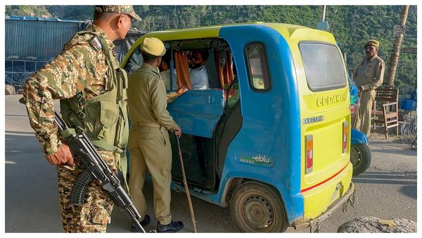লালকেল্লা বিস্ফোরণে ফরিদাবাদ লিঙ্কে তদন্ত, গোয়েন্দা বাহিনীর খোঁজ আসল মাথার