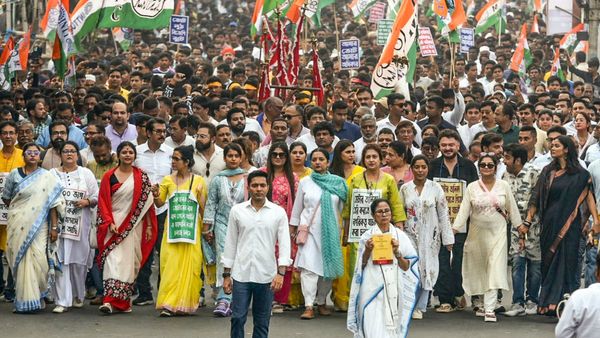 বাংলায় একজন যোগ্য ভোটারের নাম বাদ গেলে পড়ে যাবে বিজেপি সরকার, দাবি মমতার
