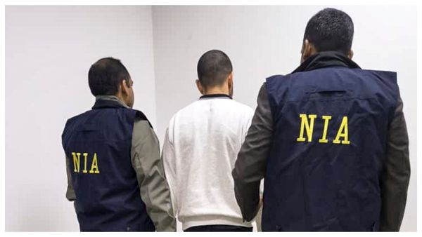 মার্কিন মাটি থেকে দিল্লিতে পা রাখতেই গ্রেপ্তার আনমোল বিশ্নোই! বাবা সিদ্দিকির খুনকাণ্ডে বড় সাফল্য এনআইএর