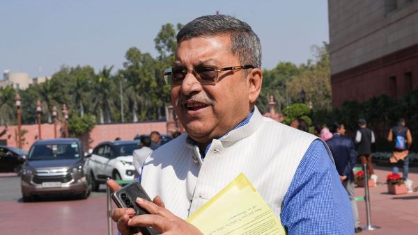 অ্যাকাউন্ট থেকে খোয়া যাওয়া টাকা ফেরত পেলেন কল্যাণ বন্দ্যোপাধ্যায়! এরপর কী বললেন তিনি?