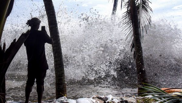 ফের নিম্নচাপ! রাজ্যে আপাতত কমবে ঠান্ডা, বাড়বে তাপমাত্রা, বৃষ্টি কবে থেকে? জানুন আবহাওয়া দফতরের রিপোর্ট