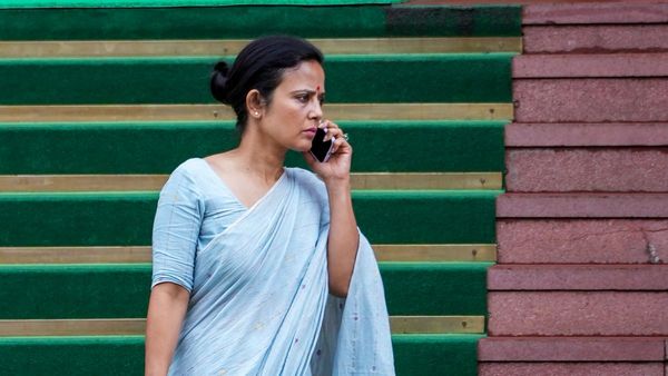 লোকপালের মামলায় মহুয়াকে অন্তর্বর্তী স্থগিতাদেশ দিল না আদালত, স্থগিত রায়দান