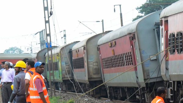 ছত্তিশগড়ের বিলাসপুরে ভয়াবহ ট্রেন দুর্ঘটনা, প্যাসেঞ্জার ট্রেনের ধাক্কা মালগাড়িকে, নিহত অন্তত ৬