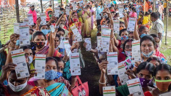 ভূতুড়ে ও মৃত! কয়েক লক্ষ ভোটারের নাম বাদ, সংখ্যাটা কত জানেন? UIDAI-এর তথ্য দেখে মাথায় হাত সকলের