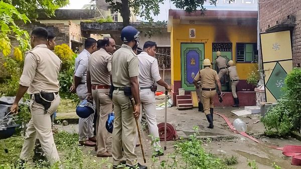 দেওঘরে ভাড়াবাড়িতে থাকা দম্পতির রহস্য মৃত্যু! উদ্ধার দম্পতির দেহ