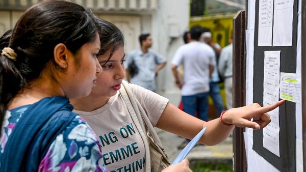 প্রকাশ্যে অযোগ্য শিক্ষাকর্মীদের তালিকা! সামনে এল ৩৫১২ জনের নাম, কারা কারা রয়েছেন এই তালিকায়? দেখুন