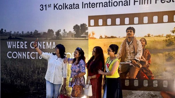 শুরু হচ্ছে কলকাতা আন্তর্জাতিক চলচ্চিত্র উৎসব! কতদিন চলবে? কোন কোন তারকারা থাকবেন? দেখুন সম্পূর্ণ সূচী