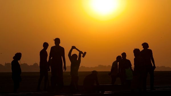 চালু হল নতুন শ্রম আইন! পুরোনো ও নতুন নিয়মের মধ্যে পার্থক্য কী? কোন কোন সুবিধা পাচ্ছেন?