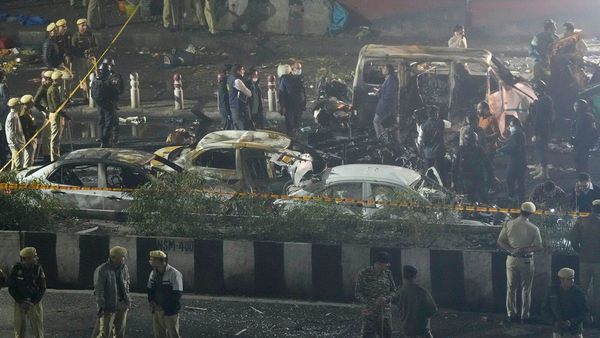 দিল্লি বিস্ফোরণের পর আটক গাড়ির মালিক সলমন, খোঁজ আরও কয়েকজনের