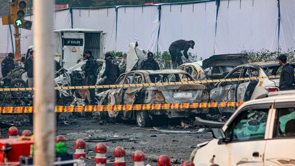 ৪টি শহরে বিস্ফোরণের ছক! একাধিক IED, ৩২টি গাড়ি ও কোড ডায়েরির ব্যবহার, আর কী কী পরিকল্পনা ছিল জানেন?