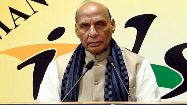 দিল্লি বিস্ফোরণ নিয়ে রাজনাথের কড়া হুঁশিয়ারি: ‘দোষীদের কোনওভাবেই রেহাই দেওয়া হবে না’