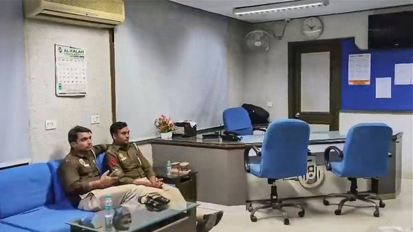 দিল্লি বিস্ফোরণের জের! আল ফালাহ বিশ্ববিদ্যালয়ের সদস্যপদ স্থগিত করল এআইইউ