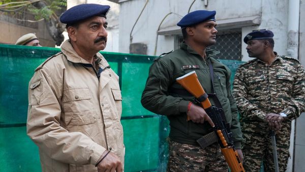 সাতসকালে ফের অ্যাকশনে ইডি! এই জায়গায়গুলিতে কয়লা ব্যবসায়ীদের ডেরায় চলছে তল্লাশি অভিযান, জানুন