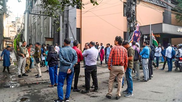 '৩০ সেকেন্ডের জন্য বাড়ি কেঁপে উঠেছিল'! কলকাতায় এই ভয়ঙ্কর ভূমিকম্প নিয়ে কী বলছেন সাধারণ মানুষ? জানুন