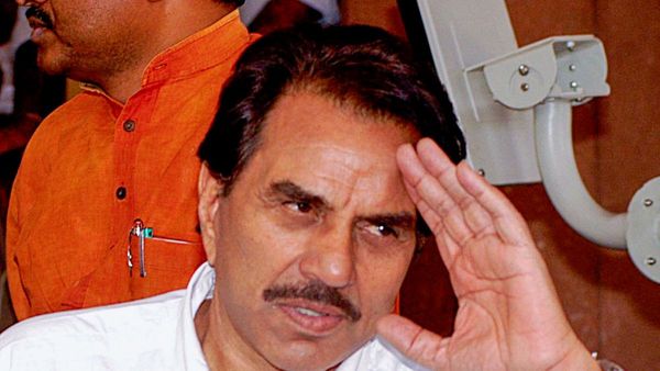 কোন কোন সিনেমায় অভিনয় বলিউডে প্রতিষ্ঠা দিয়েছিল ধর্মেন্দ্রকে? ফিরে দেখা এমনই কিছু চলচ্চিত্র