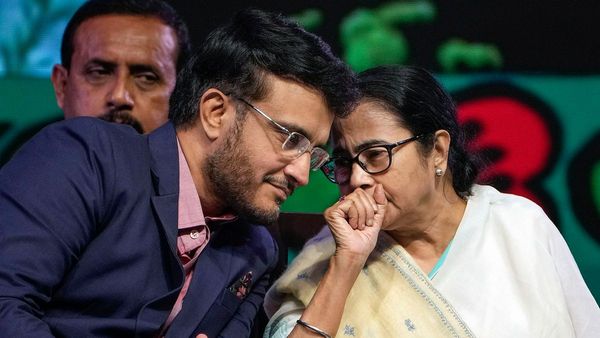 'সৌরভের আইসিসি সভাপতি হওয়ার কথা ছিল...' রিচার সংবর্ধনা অনুষ্ঠানেও 'পুরনো ক্ষত' মনে করালেন মমতা