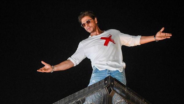 শাহরুখ 'সুইট সিক্সটি', ভক্তদের জন্য জন্মদিনে বিশেষ ব্যবস্থা কিং খানের