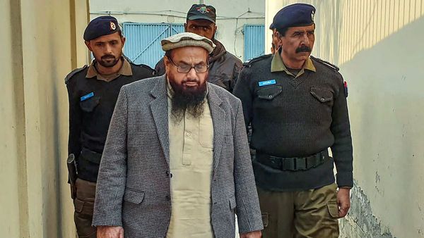 বাংলাদেশকে ‘লঞ্চপ্যাড’ বানিয়ে ভারতে জঙ্গি হামলার ছক! ষড়যন্ত্র করছে হাফিজ, ফাঁস করল গোয়েন্দা বিভাগ