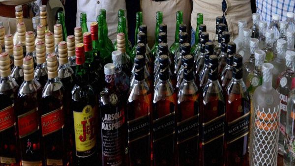 বিহারে নির্বাচনের আগে কড়া নির্দেশিকা! সীমান্তে সম্পূর্ণ নিষিদ্ধ মদ, এই এলাকাগুলোতে জারি বিশেষ নজরদারি