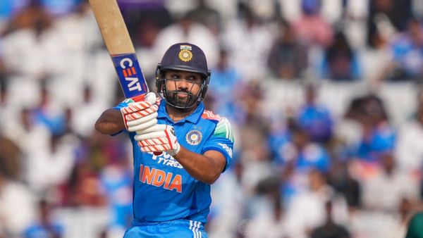 আফ্রিদির থেকে ঈর্ষণীয় রেকর্ড ছিনিয়ে নিলেন রোহিত, একদিনের আন্তর্জাতিকে ছয়ের রাজা এখন হিটম্যান