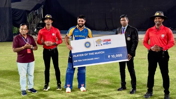 সৈয়দ মুস্তাক আলি ট্রফিতে জয়ের ধারা অব্যাহত রাখল বাংলা, গুজরাতকে হারাল ৩ উইকেটে