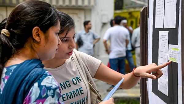 এসএসসি নবম ও দশম শ্রেণির সহকারী শিক্ষক নিয়োগ পরীক্ষার ফল ঘোষণা করল, কমিশনকে অভিনন্দন ব্রাত্যর