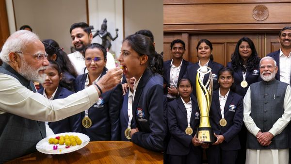 দৃষ্টিহীনদের টি২০ বিশ্বকাপ জেতা ভারতের মহিলা দলের সঙ্গে দেখা করলেন প্রধানমন্ত্রী, নিজ হাতে বিতরণ করলেন লাড্ডুও