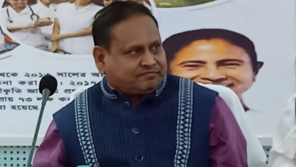 চারিদিকে শুধুই টাকা আর টাকা! কিউআর কোড স্ক্যান করেই ৯৩ লক্ষ, টাকা গুনতে আনা হয়েছে মেশিনও, জানালেন হুমায়ুন