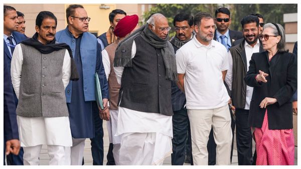 ২৬ এর নির্বাচনী কৌশল নিয়ে কংগ্রেসের শীর্ষ নেতৃত্বের আলোচনা, জি রাম জি আইন ঘিরে কেন্দ্রের বিরুদ্ধে পদক্ষেপ