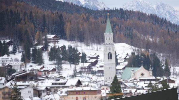 বিদেশ ভ্রমণে ভারতীয় পর্যটকদের পছন্দের তালিকার শীর্ষে ১০ টি দেশ, এগিয়ে রয়েছে কোনগুলি? জানুন