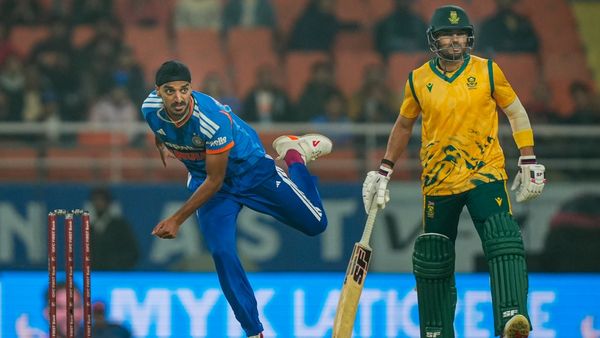 সাতটি ওয়াইডে ১৩ বলের ওভার! দক্ষিণ আফ্রিকার বিরুদ্ধে লজ্জার নজির অর্শদীপ সিংয়ের