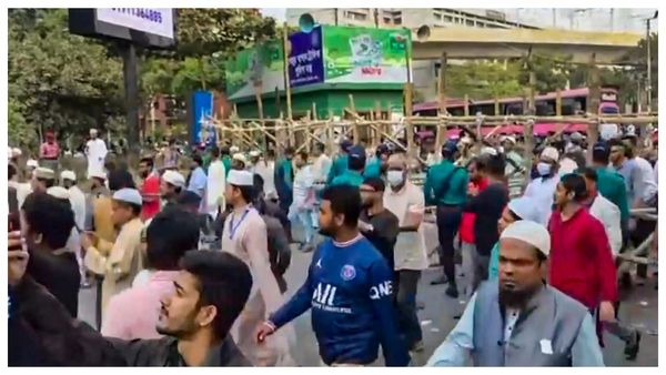 বাংলাদেশে অশান্তির আবহে ভারতীয় সহকারী হাইকমিশন ও ভিসা কেন্দ্র ঘিরে কড়া নিরাপত্তা