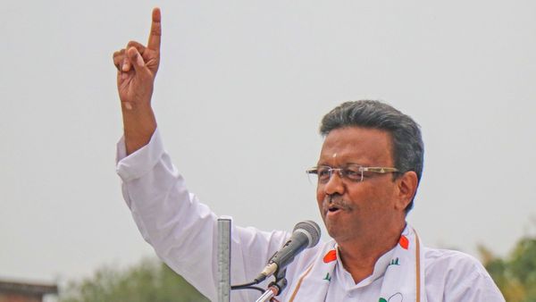 ফিরহাদ হাকিম মেয়র হিসেবে পদত্যাগ করে রাজনীতি ছাড়বেন! কিন্তু কেন?