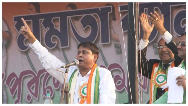 মুর্শিদাবাদে বাবরি মসজিদের আদলে মসজিদ বানানোর মন্তব্যে বিতর্ক, তৃণমূল থেকে সাসপেন্ড হলেন হুমায়ুন কবির