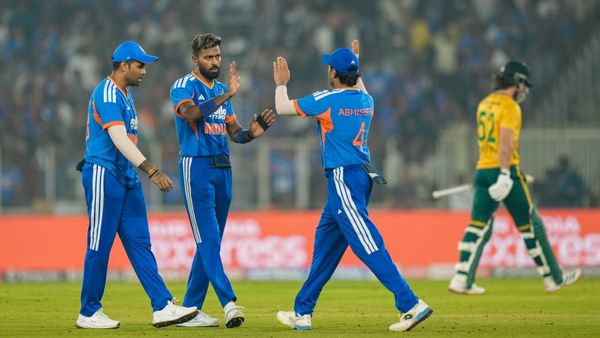 হার্দিক-তিলকের দুরন্ত ব্যাটিং, আহমেদাবাদে প্রোটিয়াদের বিরুদ্ধে জিতে ৩-১ ব্যবধানে সিরিজ পকেটে পুরল টিম ইন্ডিয়া