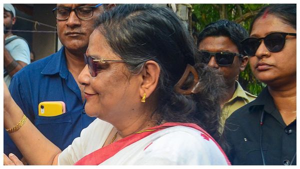 এসআইআর শুনানিতে কাকলির পরিবারের চার সদস্য, নির্বাচন কমিশনের ভূমিকা নিয়ে প্রশ্ন তৃণমূল সাংসদের