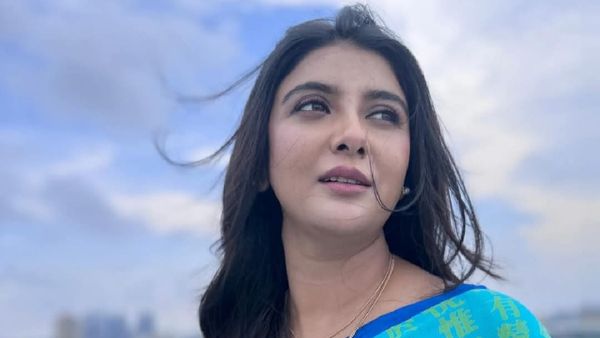 বিজেপিতে মোহভঙ্গ, 'ভুল শোধরাতে' তৃণমূলে যোগদান পার্নো মিত্রর