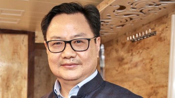 বড় খবর: SIR নিয়ে সংসদে আলোচনায় রাজি সরকার পক্ষ! বিরোধী চাপে নতিস্বীকার? কী জানালেন মন্ত্রী কিরেন রিজিজু?