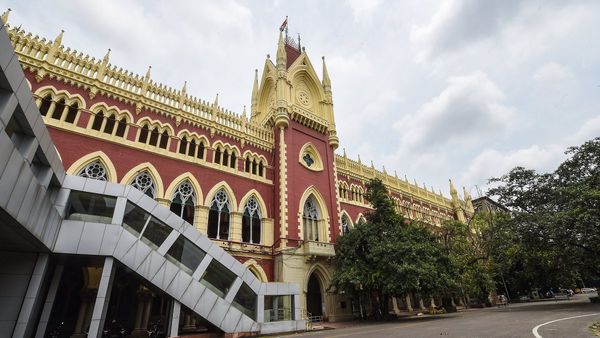বিগ ব্রেকিং: চাকরি হারাবেন না ৩২ হাজার প্রাথমিক শিক্ষক, ঐতিহাসিক রায় কলকাতা হাইকোর্টের
