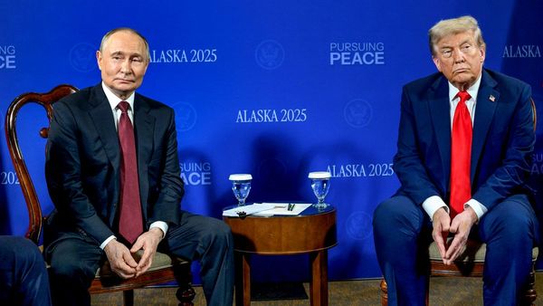 ইউক্রেন শান্তি আলোচনার আগে হঠাৎই ট্রাম্প-পুতিন ফোনালাপ