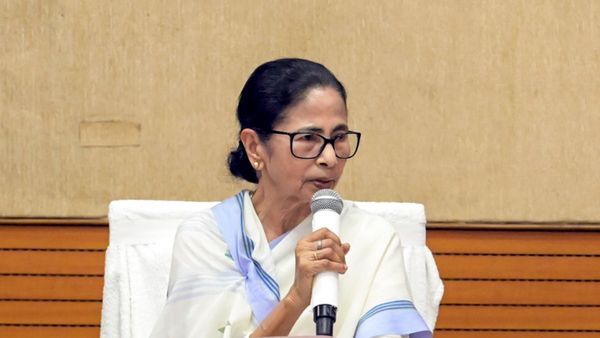 'ভাই বোনেদের চাকরি থাকায় আমি খুশি’! হাইকোর্টের রায় শুনে মুখ খুললেন মুখ্যমন্ত্রী মমতা, আর কী বললেন তিনি?